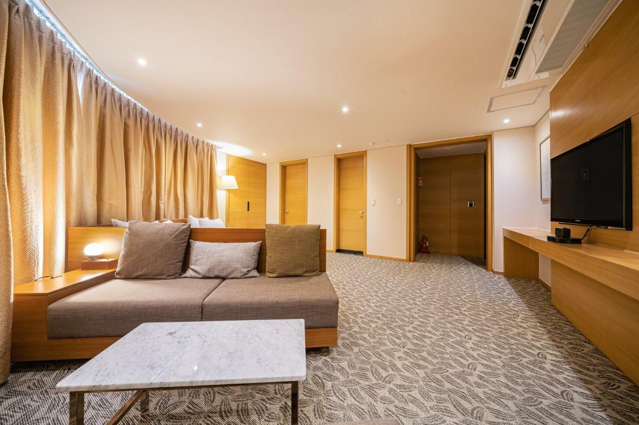 Benikea Hotel Bizinn Wonju Bagian luar foto