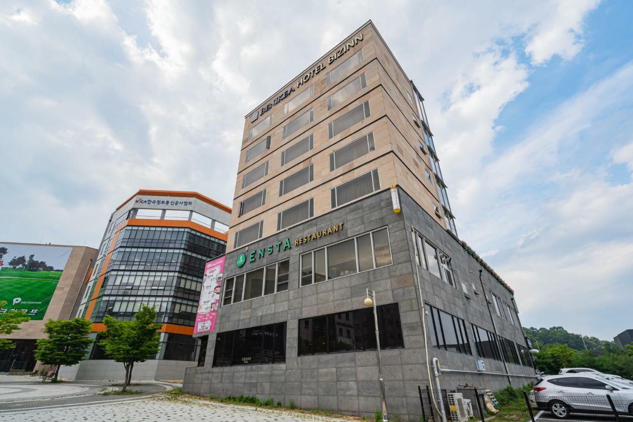 Benikea Hotel Bizinn Wonju Bagian luar foto