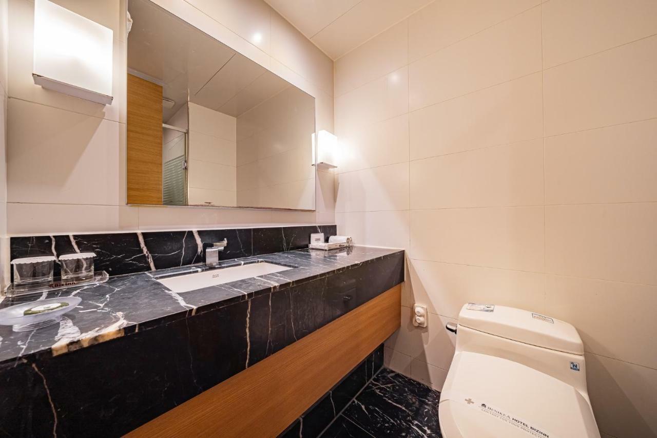Benikea Hotel Bizinn Wonju Bagian luar foto