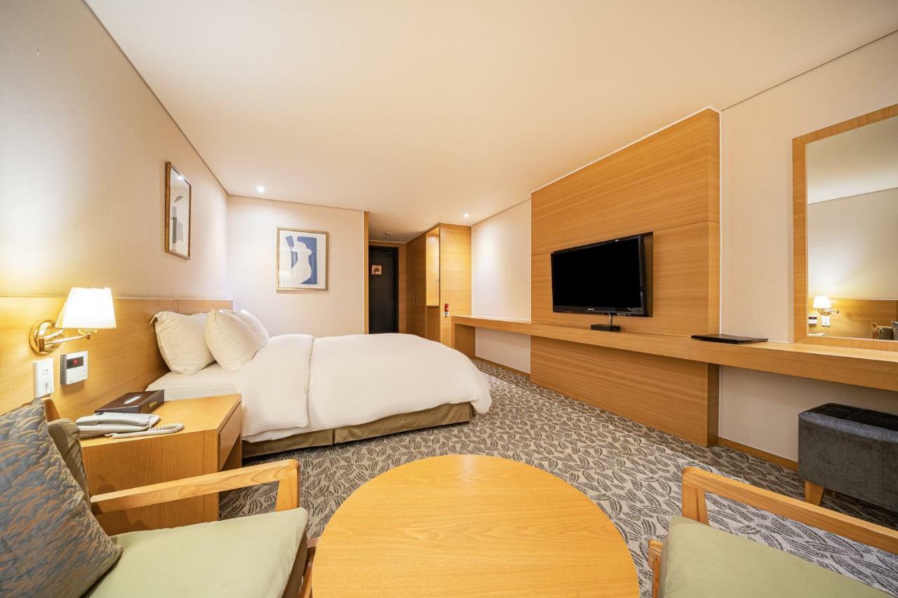 Benikea Hotel Bizinn Wonju Bagian luar foto